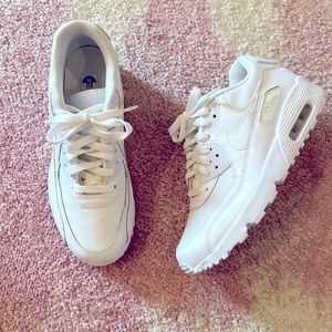 Size 9, Nike Airmax. Great condition.